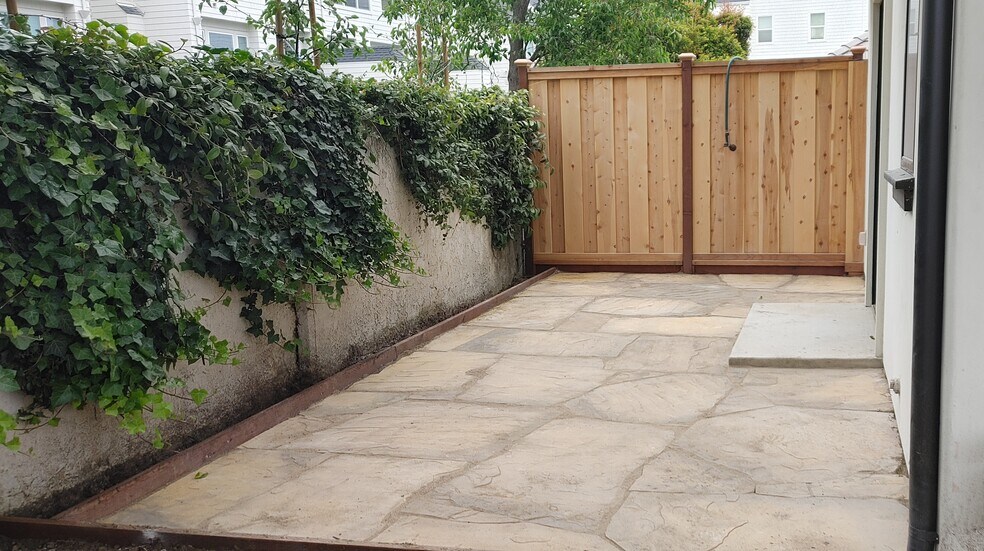 Back Patio - 126 Cowell St