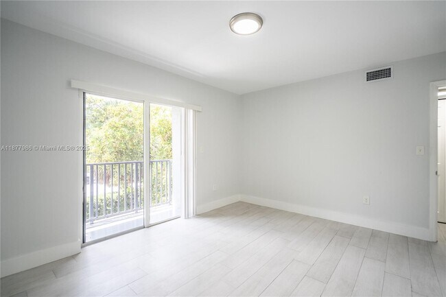Building Photo - 465 NE 59th St