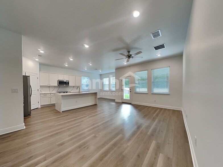 Building Photo - 6450 Atlantic Bch Ave