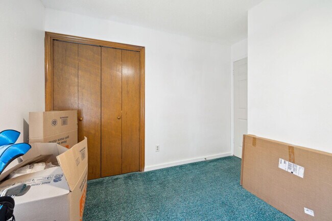 Building Photo - 1517 Kruse Dr