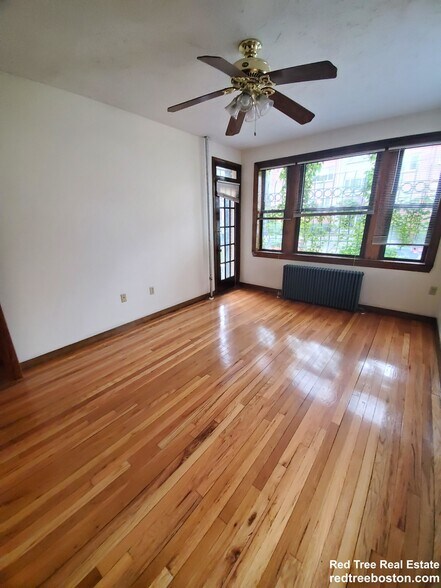 Building Photo - 240 Kelton St