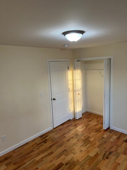 Building Photo - 136 Cooper St