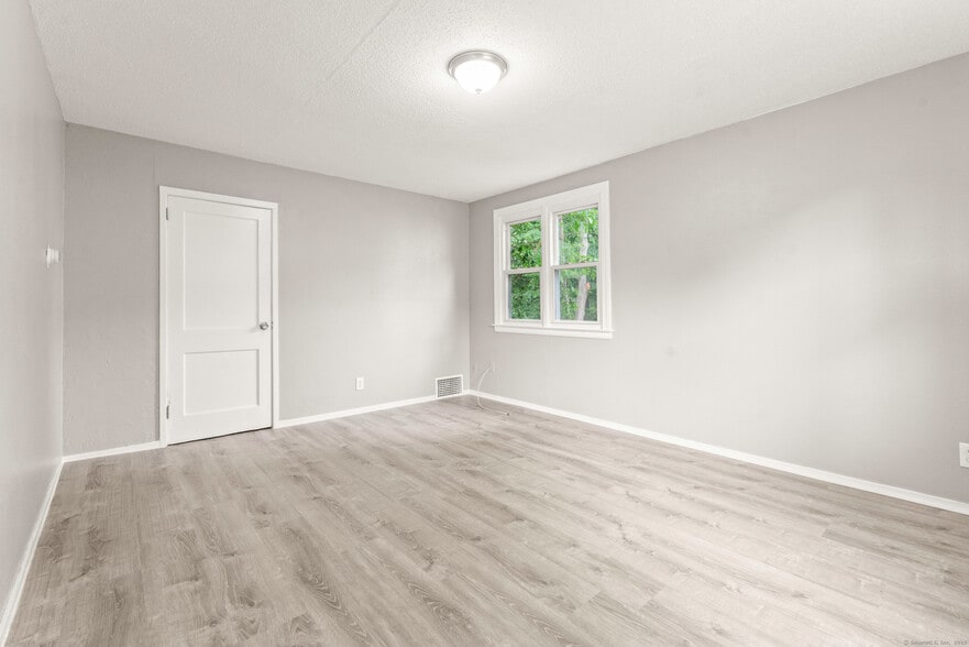 Living Room - 103 Cannon Rd