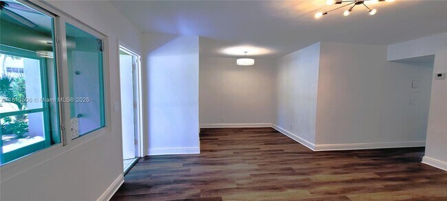 Building Photo - 270 Layne Blvd