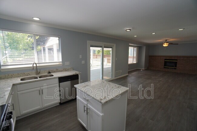 Building Photo - 10182 Woodrose Ct