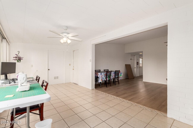 Building Photo - 10641 W Oakmont Dr