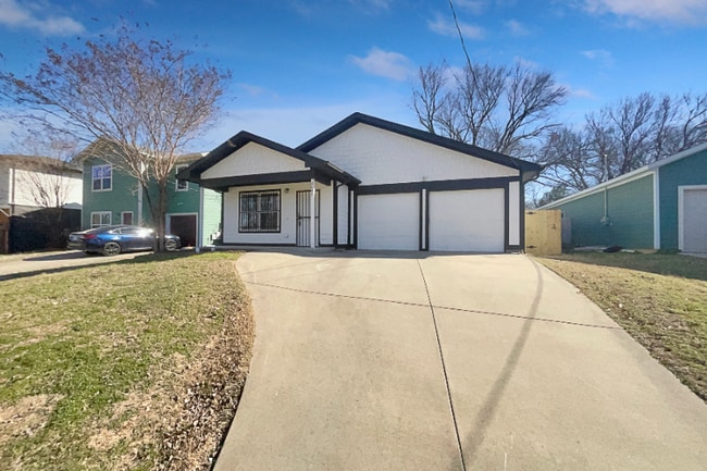 Building Photo - 4640 Corregidor St