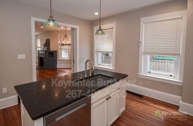 Building Photo - 61 E Ashland St