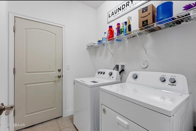 Building Photo - 5435 Estero Loop