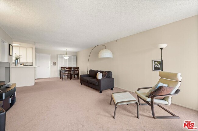 Building Photo - 7765 W 91st St