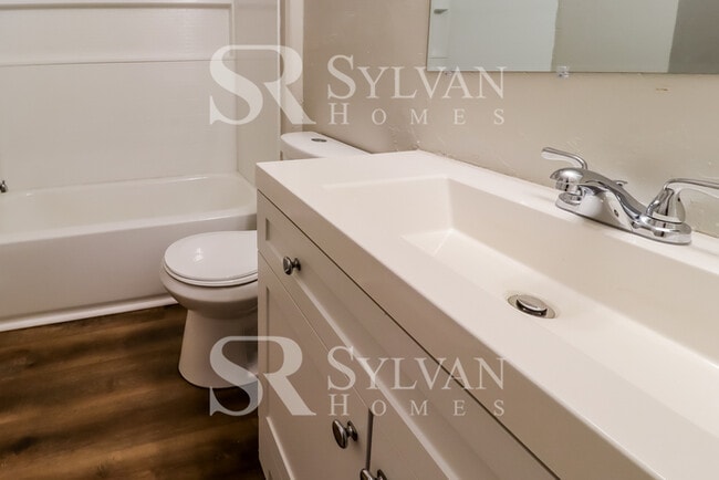 Building Photo - Enjoy living the good life in this 3 bedroom, 2 bathroom home