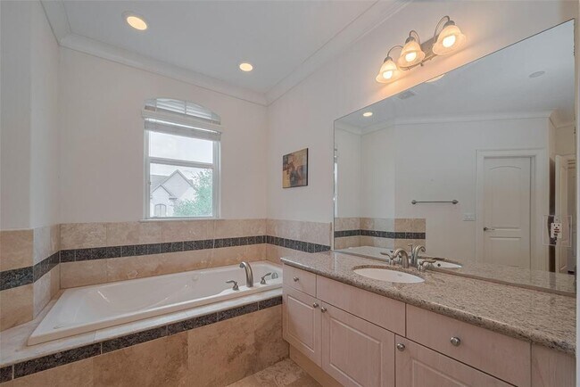Building Photo - 5338 Fayette St