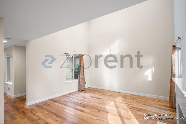 Building Photo - 2666 Kentworth Way