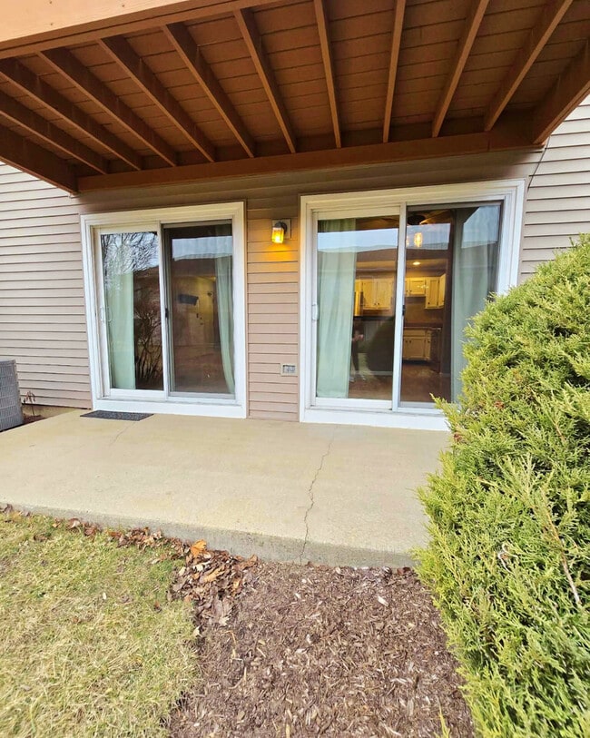 Building Photo - 7030 Park Ln Ct