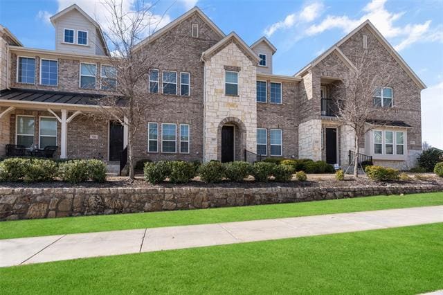 Building Photo - 925 Utica Dr