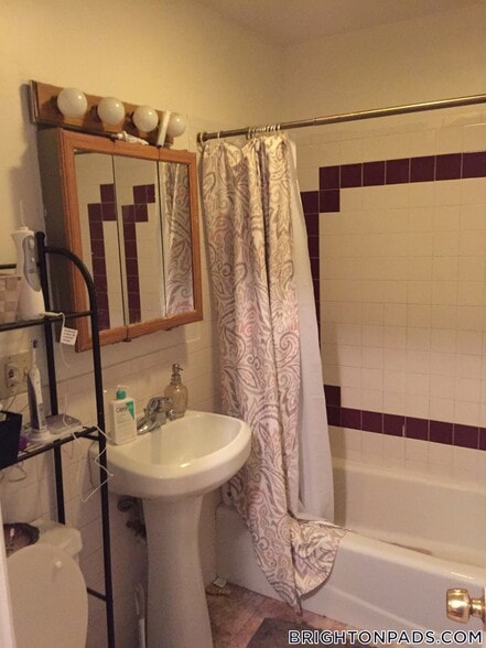 Building Photo - 23 Egremont Rd