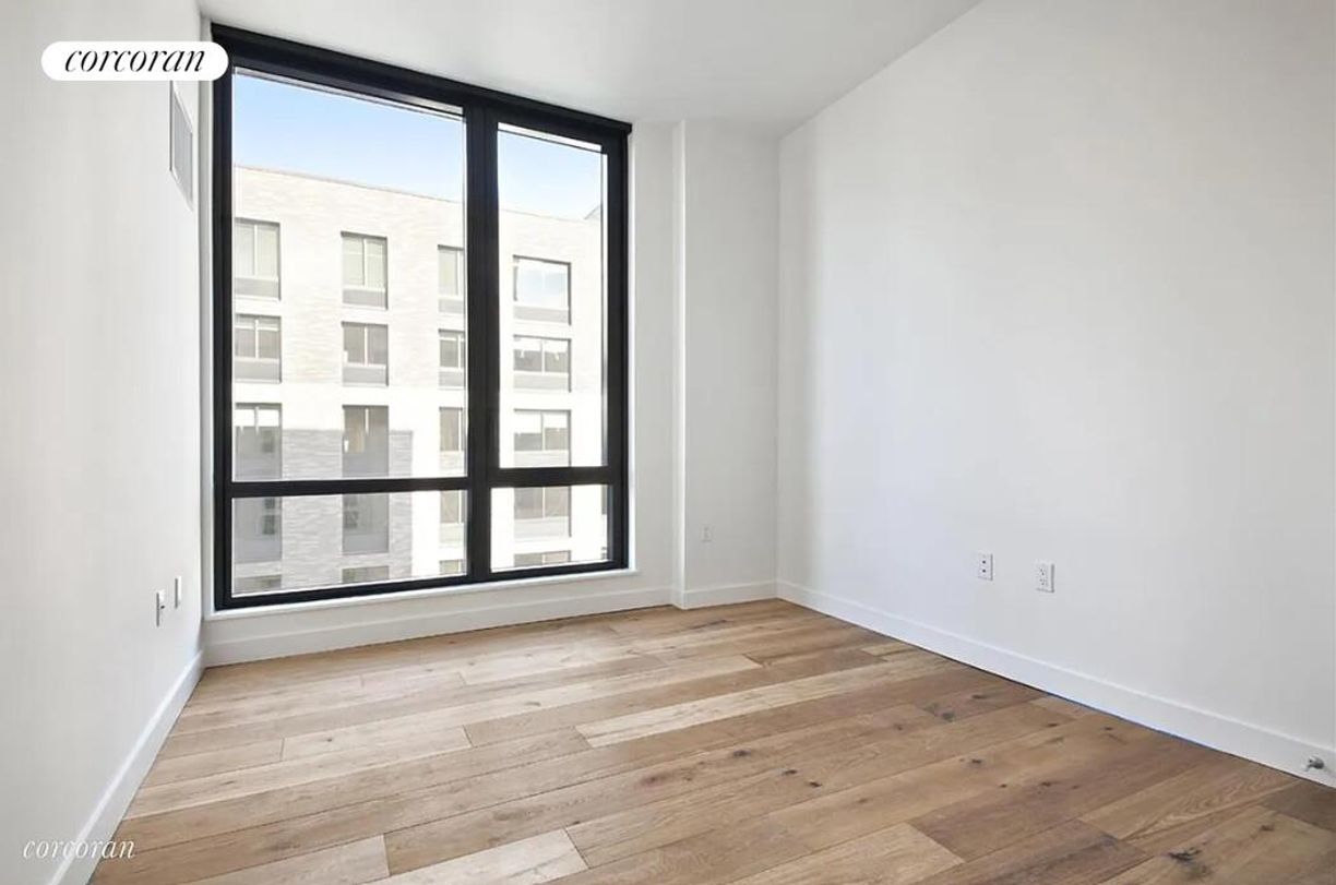 Building Photo - 23 W 116th St