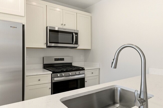 Building Photo - 13 1/2 Merrimac St