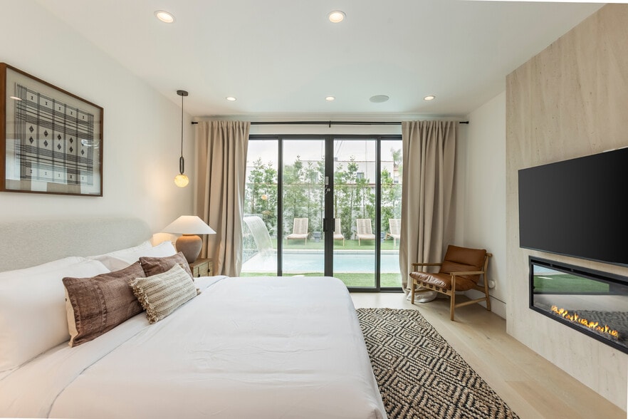 Primary Suite - 1161 Stearns Dr