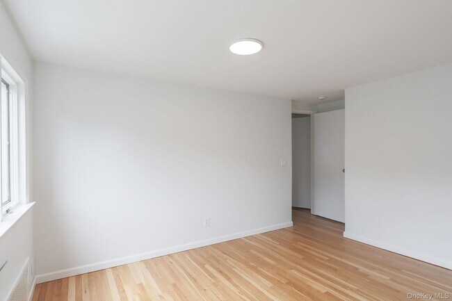 Building Photo - 59 Wood St