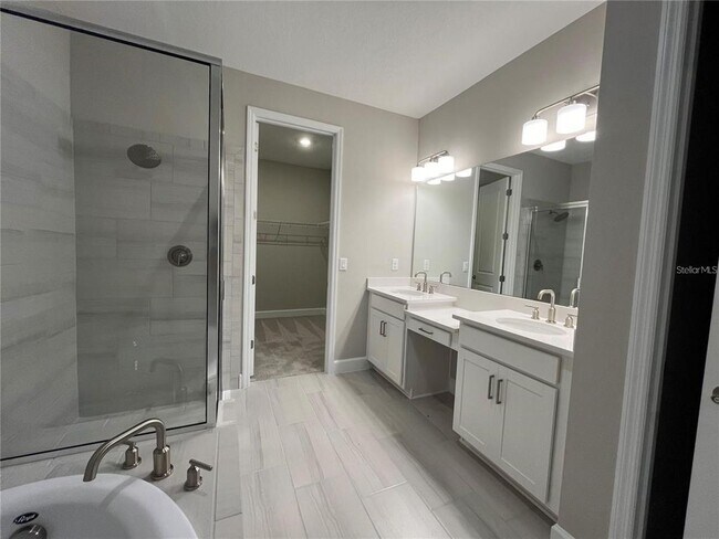 Building Photo - 33427 Landsman Lp