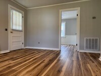 Building Photo - 822 Ford Ave