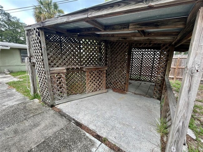 Building Photo - 860 44th Ave N