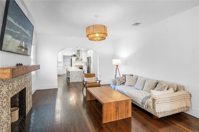Building Photo - 829 Lorca St