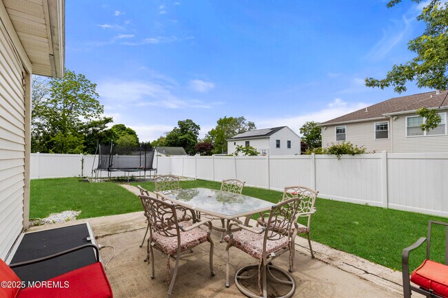 Building Photo - 297 Highland Ave