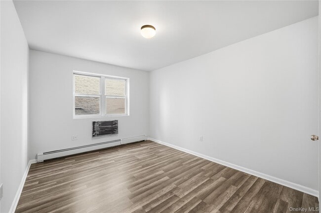 Building Photo - 144-05 Jamaica Ave