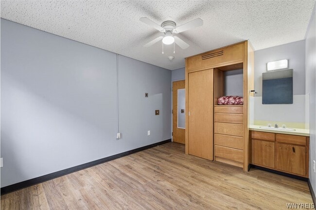 Building Photo - 57 St Johns Parkside