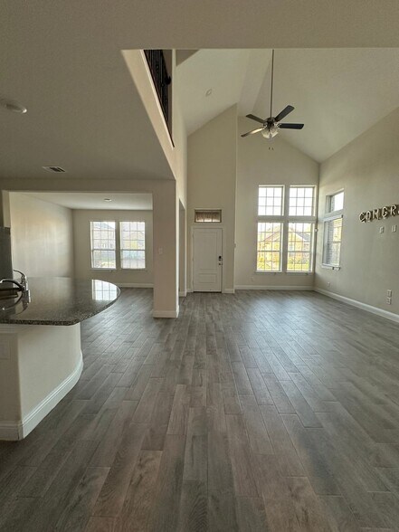 Building Photo - 1657 Blakely Pl