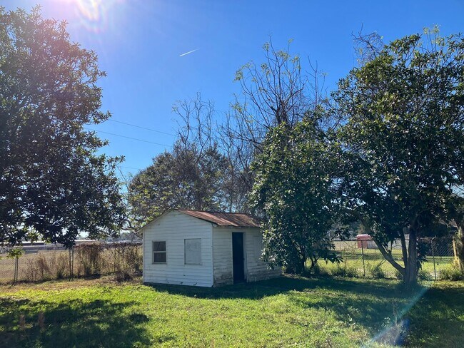 Building Photo - 39500 Lincoln Ave