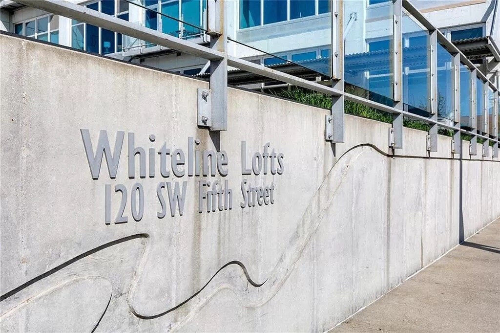 Building Photo - 120 SW 5th St