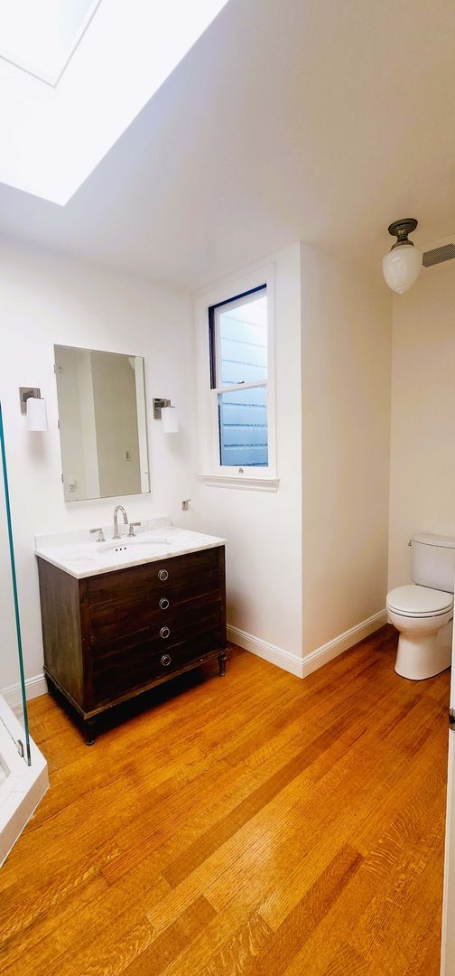 Building Photo - SPACIOUS PARKSIDE SINGLE-FAMILY HOME WITH ENCLOSED PATIO — AVAILABLE NOW!