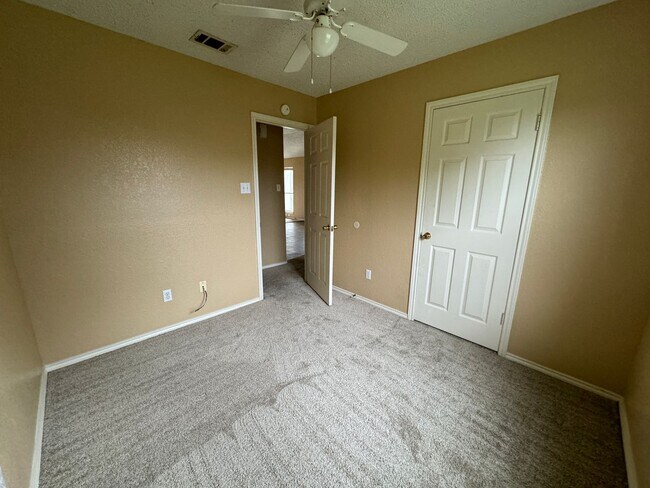 Building Photo - 3501 Rainforest Ln