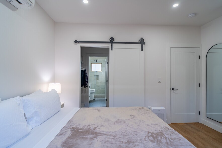 Building Photo - 3038 Beech St