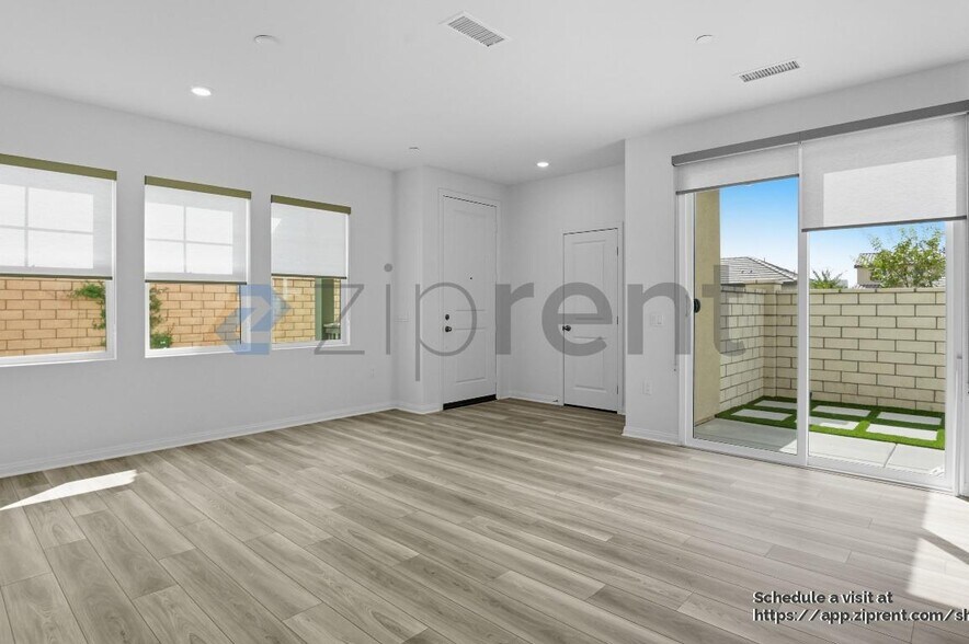 Building Photo - 8554 Midway Ln