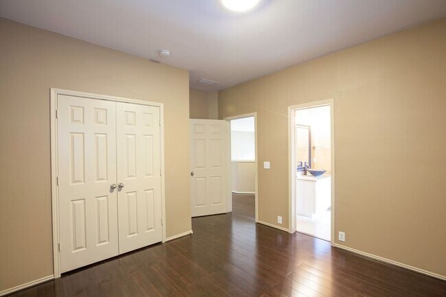 Building Photo - 11544 Blackhawk Dr