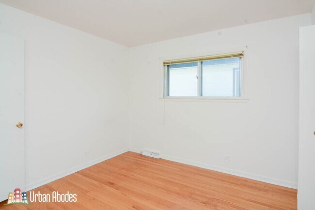 Building Photo - 8117 Central Ave