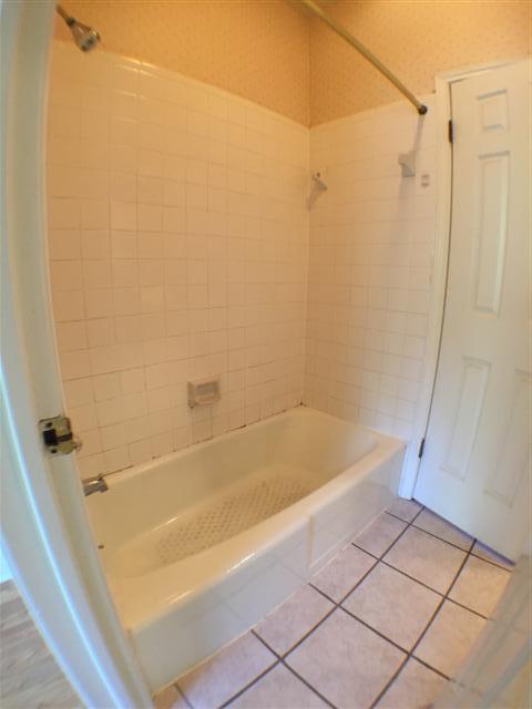 Building Photo - 2100 San Gabriel St