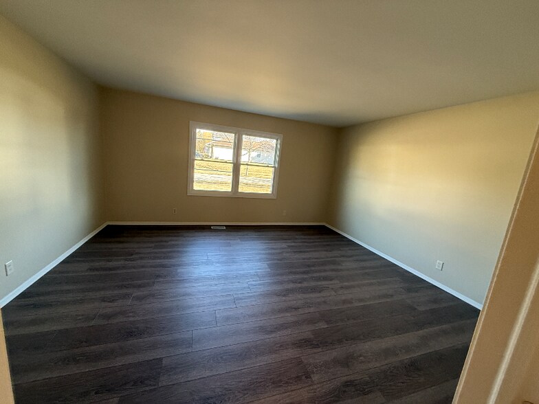 Building Photo - 1431 Brookwood Cir