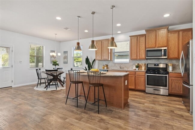 Building Photo - 208 Callahan Ln