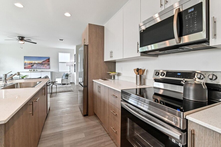 Building Photo - 6365 Tenor Dr