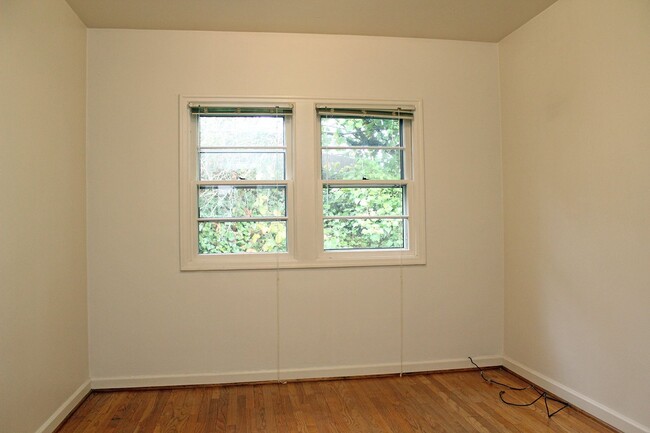 Building Photo - 3507 SW 11th Ave