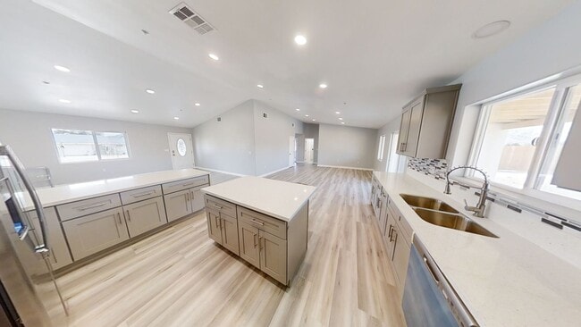 Building Photo - 14565 Cabazon St