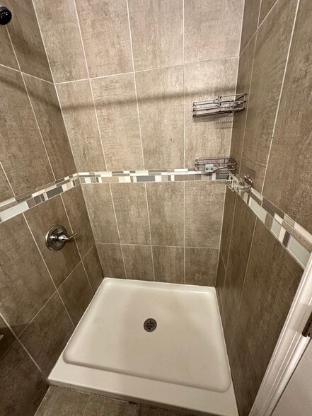 Building Photo - 1920 S Bonsall St