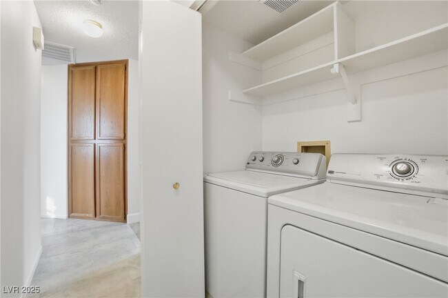 Building Photo - 6928 W Atrium Ave