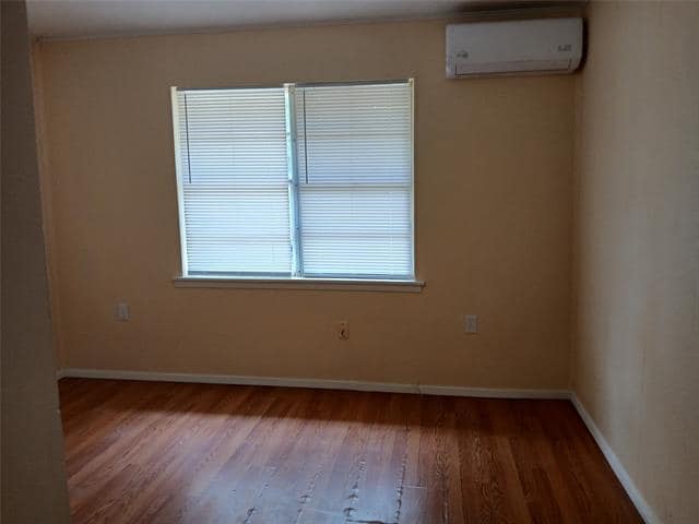 Building Photo - 140 Evergreen Dr