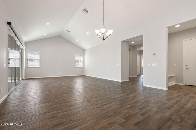 Building Photo - 20531 W Mariposa St